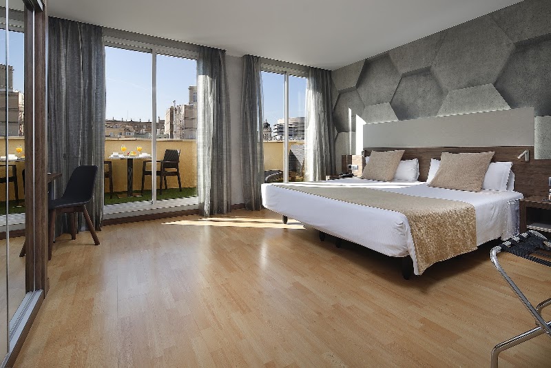 Hotel HCC Montblanc - Hotel HCC Montblanc Via Laietana, 61, Ciutat Vella, 08003 Barcelona, Spain