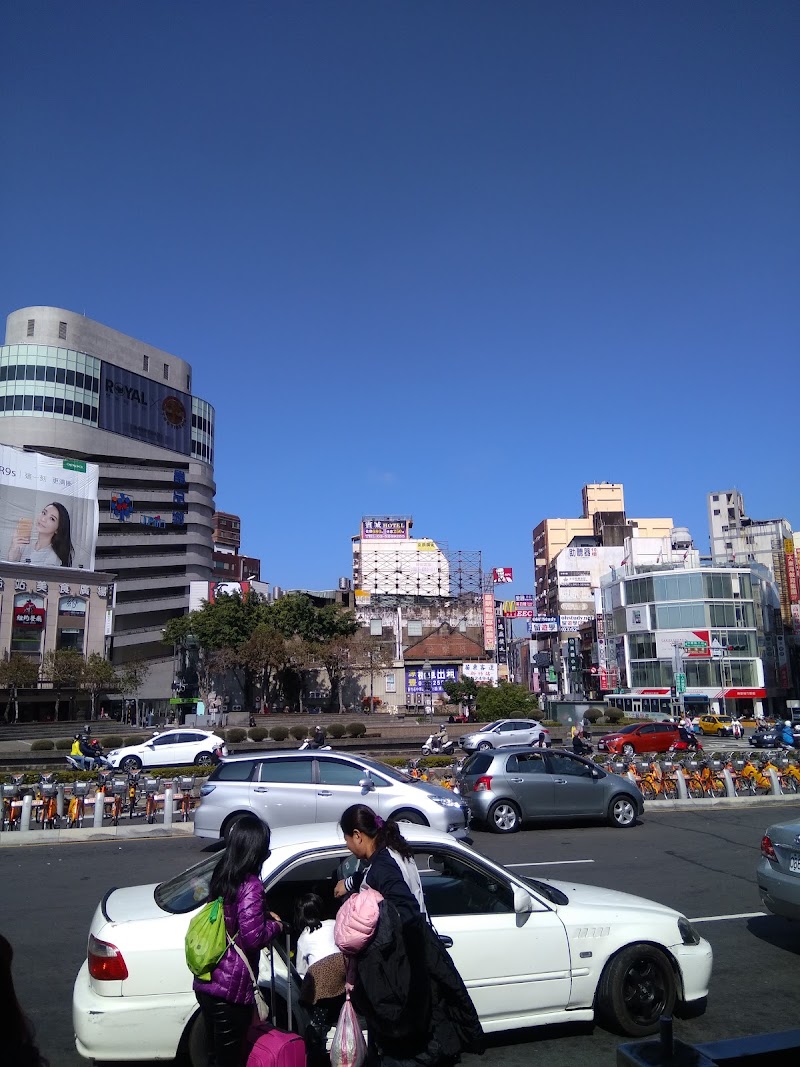 Hsinchu Station (Zhongzheng Rd.) - Hsinchu Station (Zhongzheng Rd.), East District, Hsinchu City, Taiwan 300
