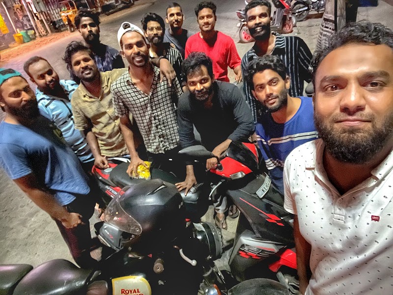 GANGS OF AMSTERDAM (MUPPALAM) - GANGS OF AMSTERDAM (MUPPALAM), Alappuzha Light House, CCSB Rd, Commercial Canal, Civil Station Ward, Alappuzha, Keralam 688012, India