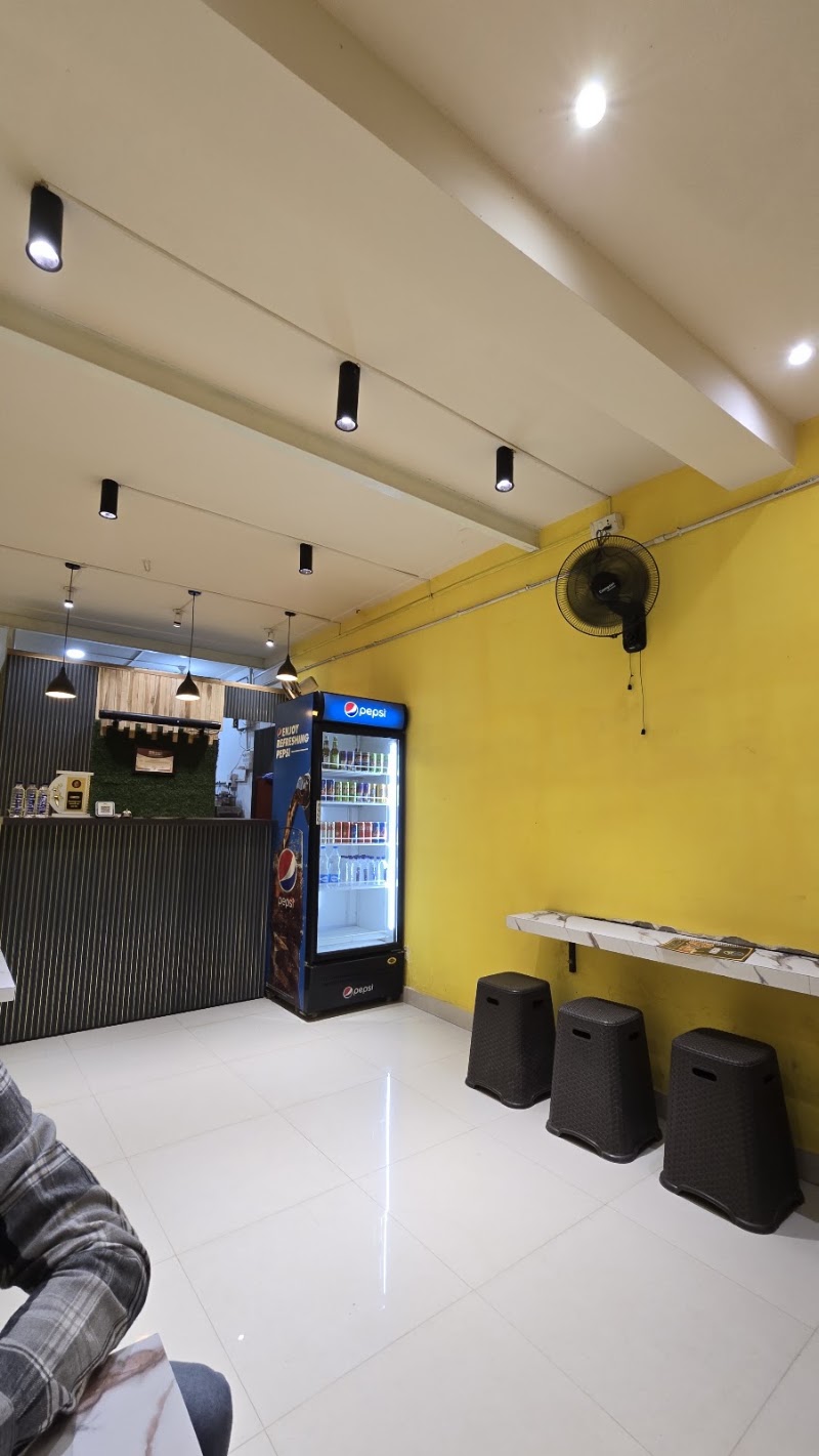 The Blue BIRD CAFETERIA - The Blue BIRD CAFETERIA In frount of Happy Street, pachrighat, Juna, Chhattisgarh 495001, India