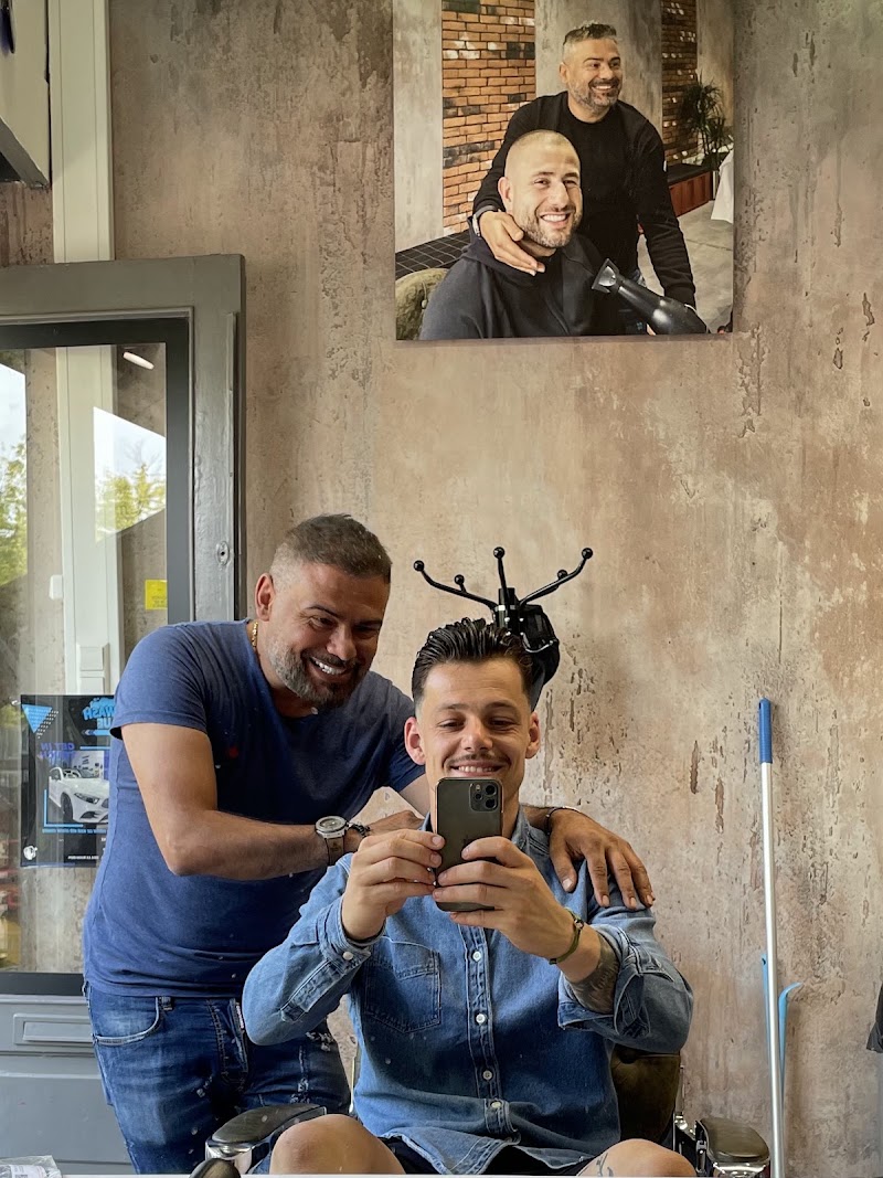 Diana ✂ - Diana ✂, Noordplein 131, 3035 EC Rotterdam, Netherlands