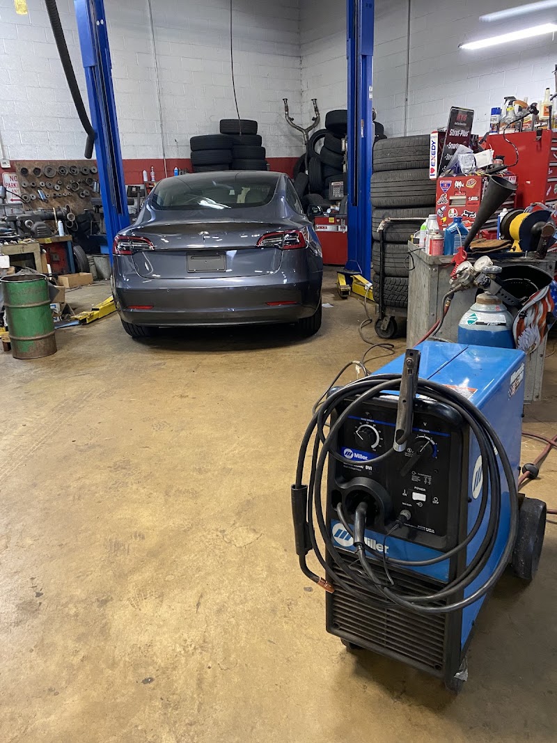 Rockville Auto & Truck Services - Rockville Auto & Truck Services 108 Crabb Ave, Rockville, MD 20850, USA