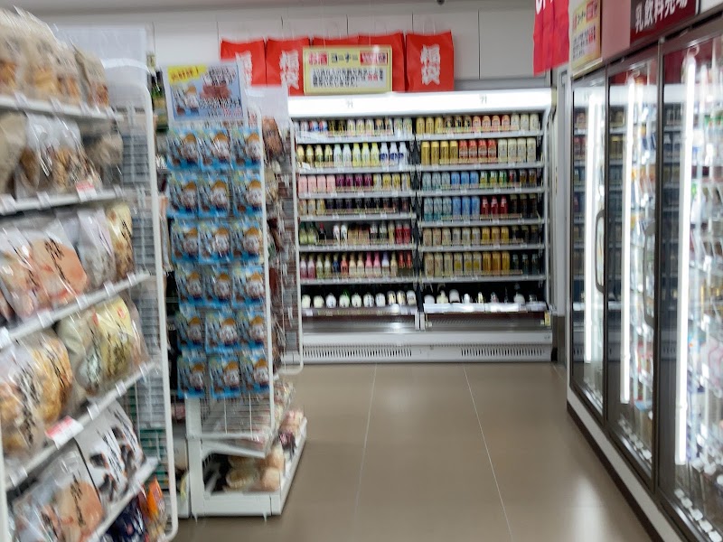7-Eleven JR-Namba Station East - 7-Eleven JR-Namba Station East, 1-chōme-2-17 Motomachi, Naniwa Ward, Osaka, 556-0016, Japan