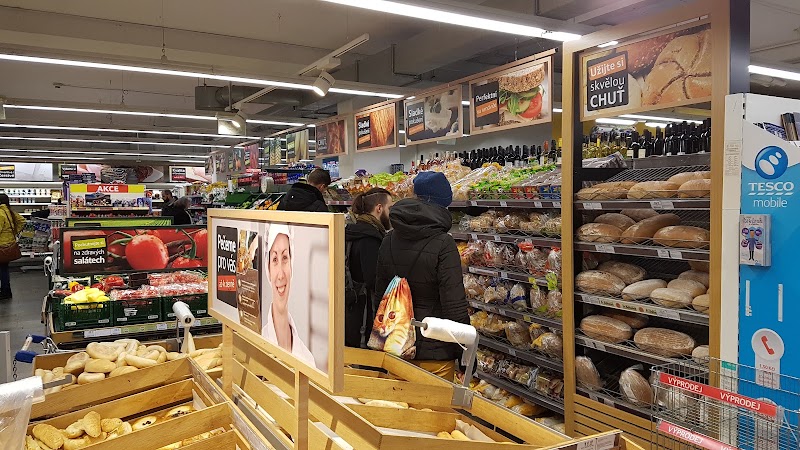 Tesco Expres - Tesco Expres M. Horákové 116/109, Hradčany, 160 00 Praha-Praha 6, Czechia