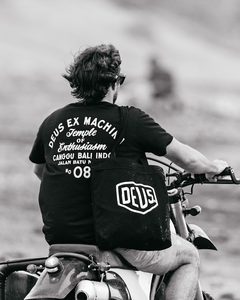 Deus Ex Machina - Discovery Shopping Mall - Deus Ex Machina - Discovery Shopping Mall, Jl. Kartika Plaza Discovery Shopping Mall GF A-20, Kuta, Kec. Kuta, Kabupaten Badung, Bali 80361, Indonesia