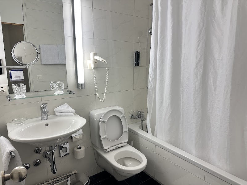 Hotel Metropole - Hotel Metropole Höheweg 37, 3800 Interlaken, Switzerland