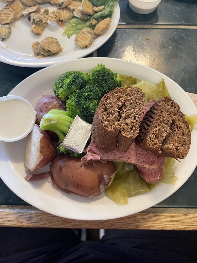 Hannah Flanagan's Pub & Eatery - Hannah Flanagan's Pub & Eatery 300 N Main St, Hendersonville, NC 28792, USA