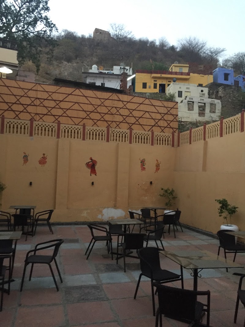 Jagdamba Rajasthani rasoi restaurant - Jagdamba Rajasthani rasoi restaurant Jagdamba Rajasthan Rasoi Mavtha road, Amer Palace Rd, opposite elephant stand, Devisinghpura, Amer, Jaipur, Rajasthan 302028, India