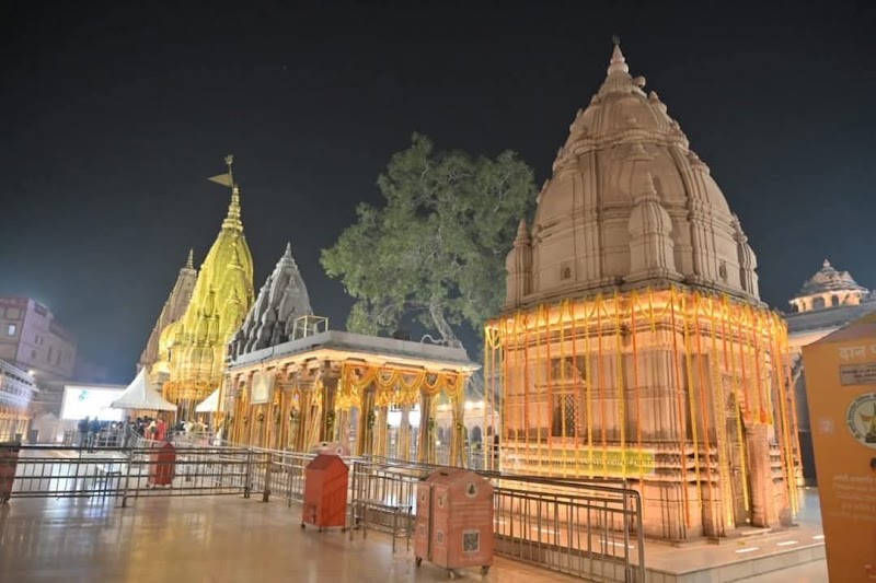 Baba Vishwanath mandir - Baba Vishwanath mandir 85, Assi Ghat Rd, Dumraon Colony, Varanasi, Uttar Pradesh 221005, India