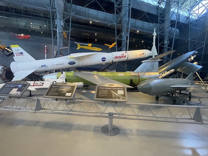 14390 Air and Space Museum Pkwy - 14390 Air and Space Museum Pkwy 14390 Air and Space Museum Pkwy, Chantilly, VA 20151, USA