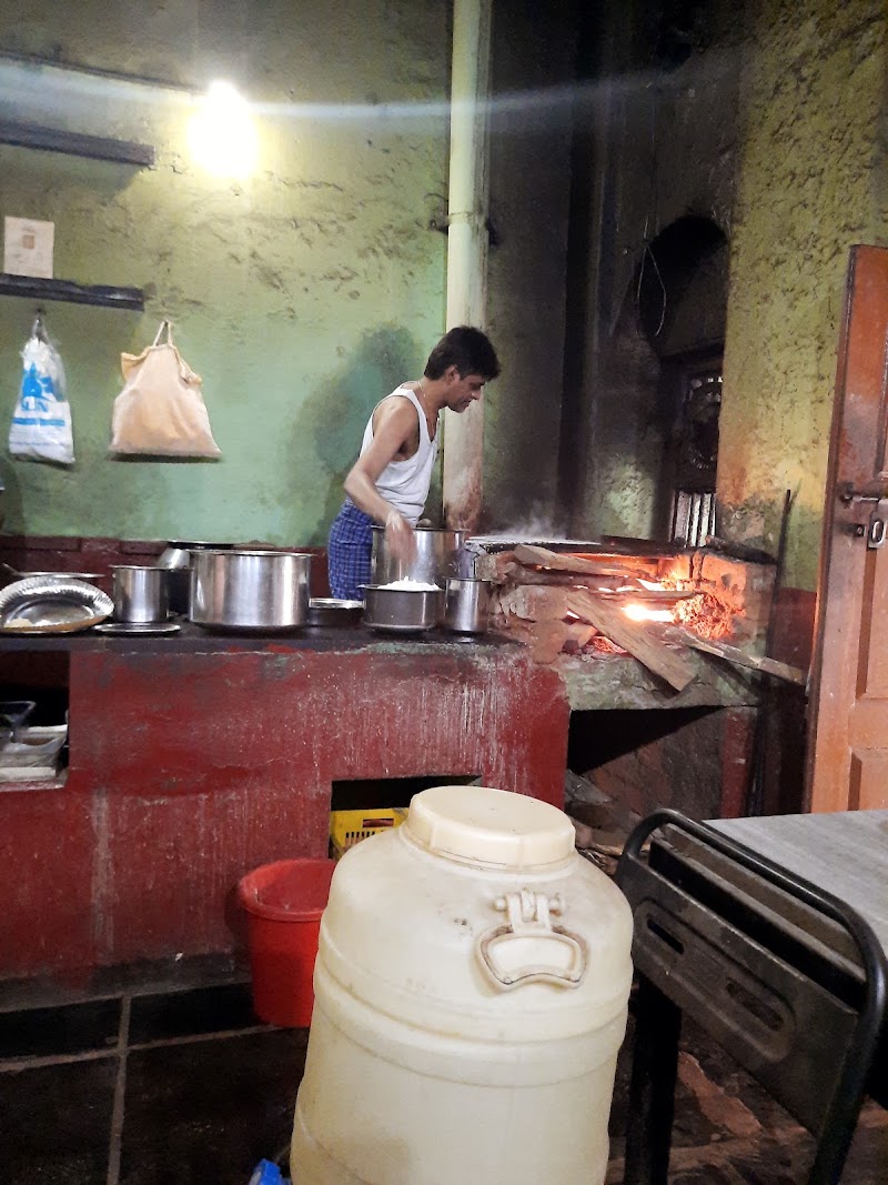 Shanthappa Benne Dose Hotel - Shanthappa Benne Dose Hotel, Vakkaligere Pete, M B Kere, Jalinagar, Davangere, Karnataka 577001, India