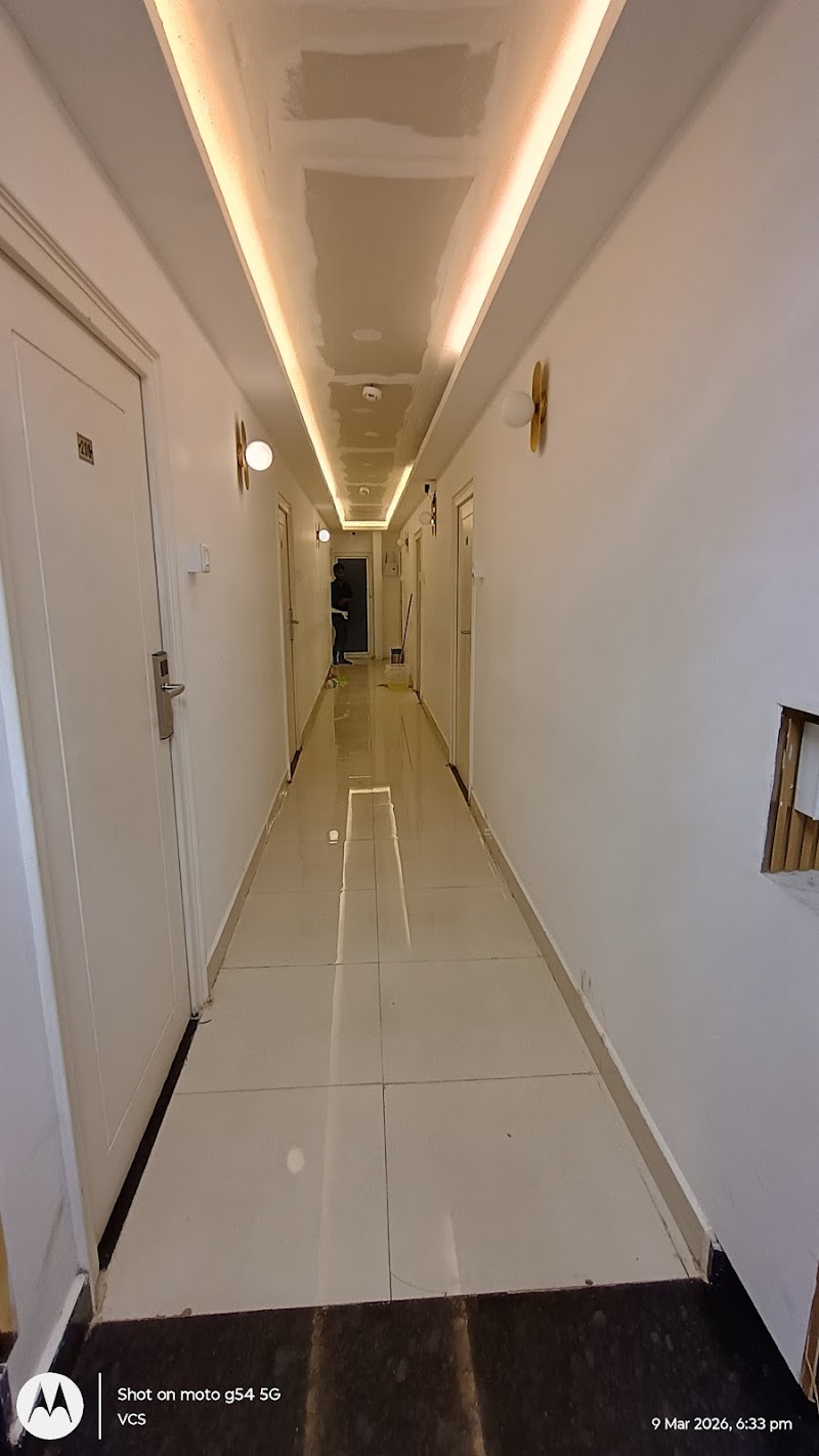 Starlight Hotels T-Nagar - Starlight Hotels T-Nagar 7, Sivaji St, T Nagar, T. Nagar, Chennai, Tamil Nadu 600017, India