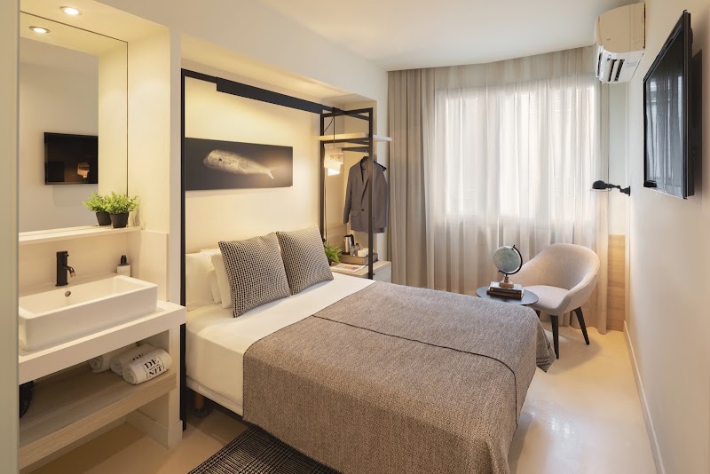 Hotel Denit Barcelona - Hotel Denit Barcelona Carrer d'Estruc, 24, Ciutat Vella, 08002 Barcelona, Spain