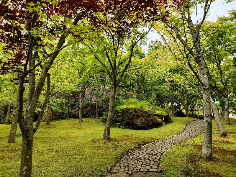 Hakone Museum of Art - Hakone Museum of Art 1300 Gōra, Hakone, Ashigarashimo District, Kanagawa 250-0408, Japan