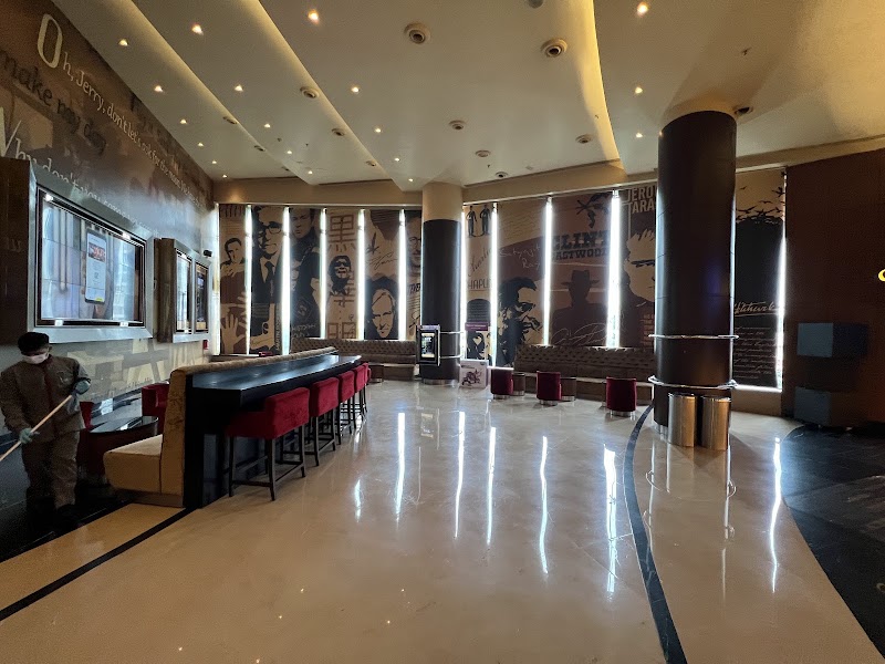 PVR Dynamix Mall Juhu Mumbai - PVR Dynamix Mall Juhu Mumbai 5th floor, Dynamix Mall, Parulekar Rd, above Shoppers stop, near Chandan Cinema, Sainath Nagar, MHADA Colony, Juhu, Mumbai, Maharashtra 400049, India