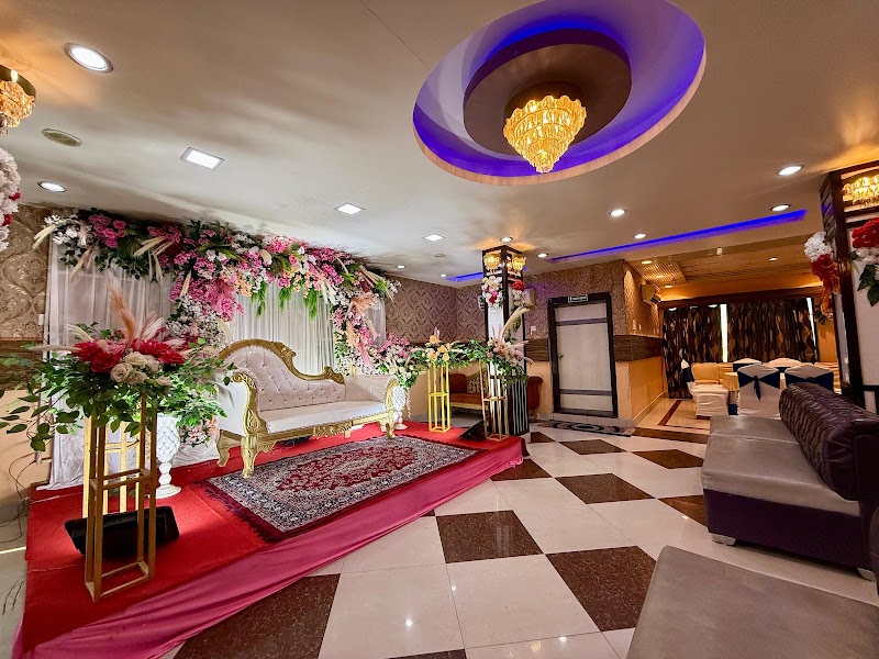 Hotel Grand Corporate - Hotel Grand Corporate Pillar No 41, Bailey Rd, opposite Paras HMRI Hospital, Samanpura, Raja Bazar, Khajpura, Patna, Bihar 800014, India