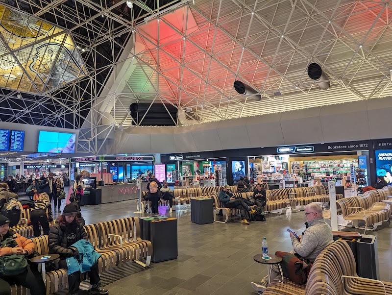 Reykjavík Domestic Airport (RKV) - Reykjavík Domestic Airport (RKV) Vatnsmýri, 101 Reykjavík, Iceland