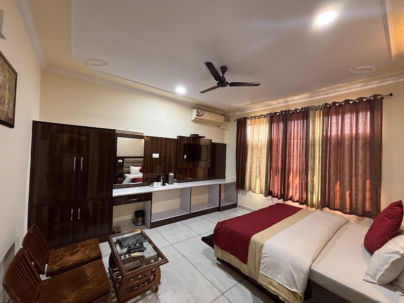 Hotel Golden Dreams - Hotel Golden Dreams, Palampur - Dharamshala Road, Sheela Chowk Dari, Fatehpur, Dari, Dharamshala, Hodal, Himachal Pradesh 176215, India