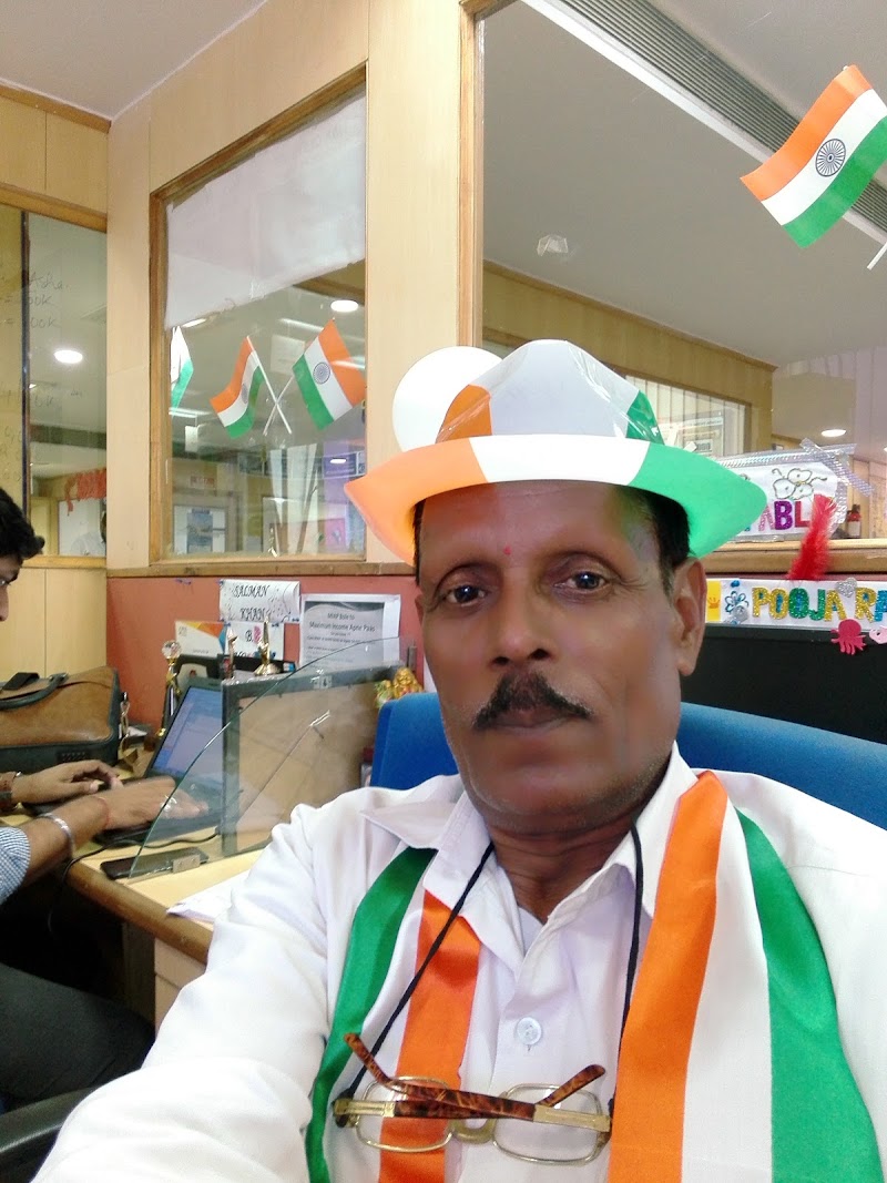 Axis Max Life Insurance Ltd. - Axis Max Life Insurance Ltd. 4th & 5th Floor 18, Gulmohar Commercial Complex, Community Centre, Yusuf Sarai, New Delhi, Delhi 110049, India