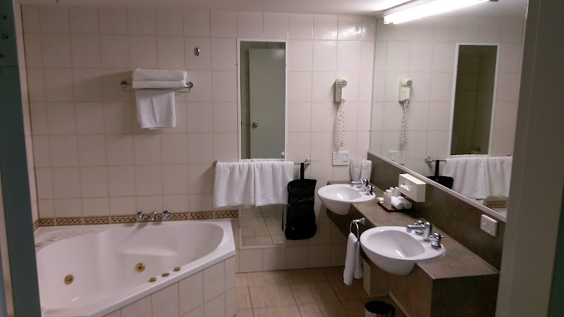 Cairns Sheridan Hotel - Cairns Sheridan Hotel 295 Sheridan St, Cairns City QLD 4870, Australia