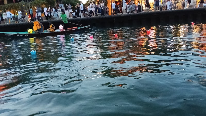 Boat Ride Ticket and Release Lantern at Hoai river in Hoi An - Boat Ride Ticket and Release Lantern at Hoai river in Hoi An, 114 Nguyễn Thái Học, Old Town, Hội An, Đà Nẵng 550000, Vietnam