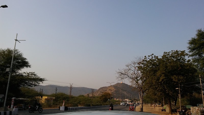 Roop Cafe & Fast Food Restaurant - Roop Cafe & Fast Food Restaurant Pili Ki Talai Mode, Delhi Highway, Near Kunda, Amer, XVPG+Q9Q, Kunda, Amer, Jaipur, Jaipur Heritage (M Corp.) (Part), Rajasthan 302028, India