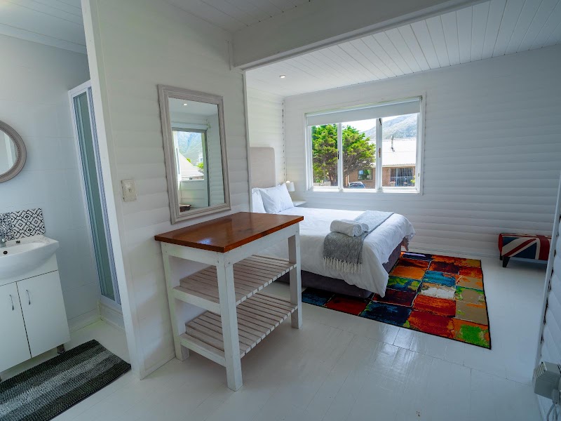 Stony Point Beach House - Stony Point Beach House, 4254 Crassula Ave, Betty's Bay, 7141, South Africa