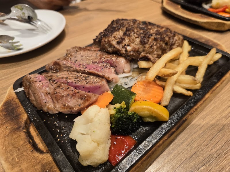 Steak & Hamburger Steak Gottie's BEEF UNIVERSAL CITYWALK OSAKA - Steak & Hamburger Steak Gottie's BEEF UNIVERSAL CITYWALK OSAKA Japan, 〒554-0024 Osaka, Konohana Ward, Shimaya, 6-chōme−2−６１ ユニバーサル・シティウォーク大阪 ５Ｆ