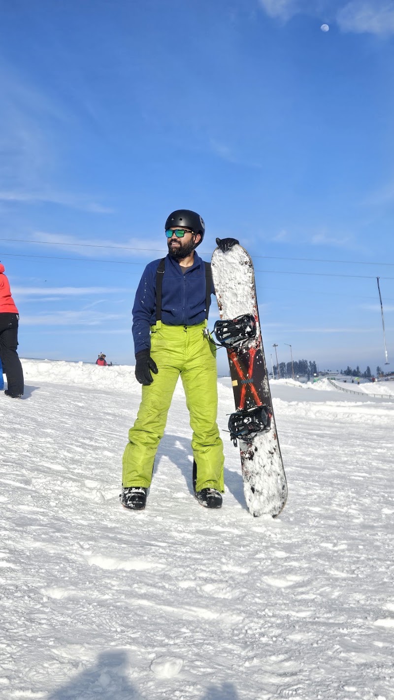SnowAdventure Gulmarg Kashmir - SnowAdventure Gulmarg Kashmir Gul a, army museum, seum, Gulmarg, 193403