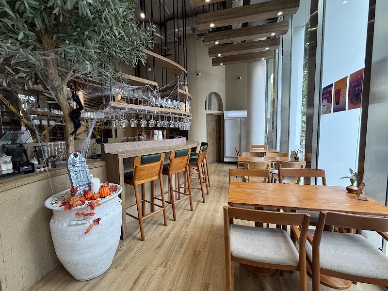 OIKOS - Brunch & Bar - OIKOS - Brunch & Bar 304/2 Vanit VIllage (Building C 1st floor, Room 102 Soi Ari 1, Khwaeng Samsen Nai, Khet Phaya Thai, Krung Thep Maha Nakhon 10400, Thailand