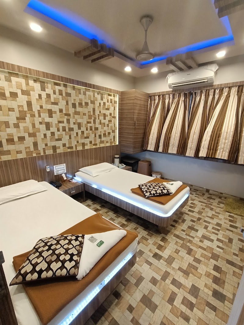 Nice Guest House - Nice Guest House First Floor, Samarth Complex, Bandu Gore Marg, opp. B.M.C. Bhaji Market, Jawahar Nagar, Goregaon West, Mumbai, Maharashtra 400104, India