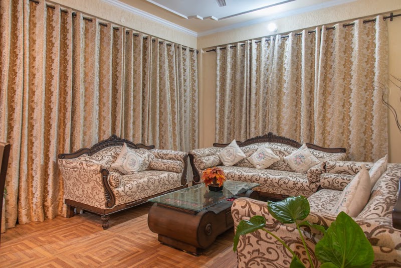 Emerald Stays - Emerald Stays, Main Rd, Radopaind, Matlah, Dharampur, Himachal Pradesh 173209, India