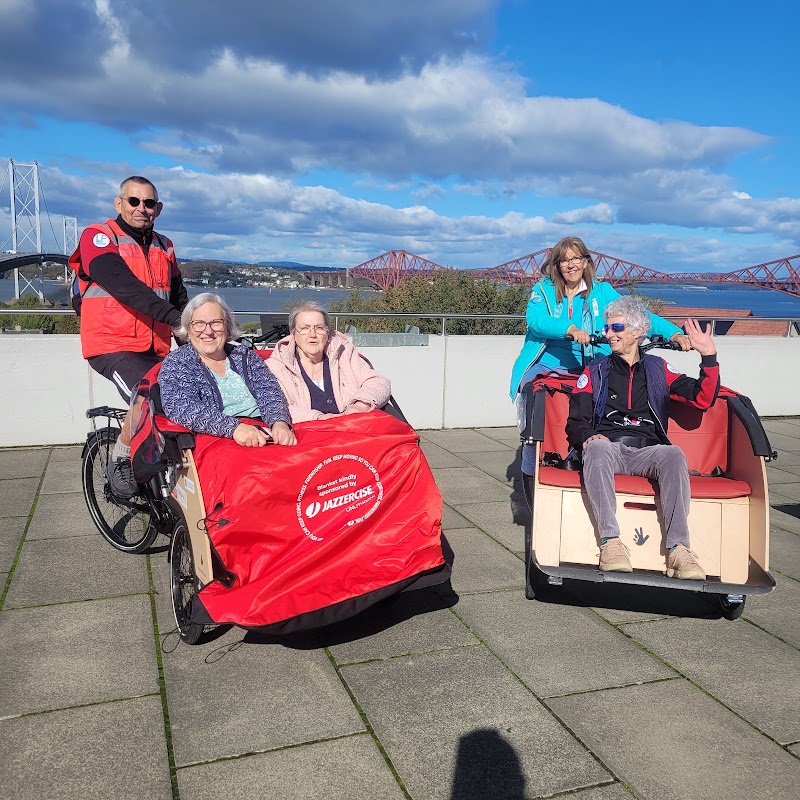 Forth Bridges Viewpoint - South Queensferry Car Park - Forth Bridges Viewpoint - South Queensferry Car Park, Newhalls Rd, Queensferry, South Queensferry EH30 9LE, UK