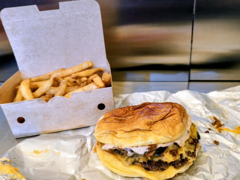 Maash Burger | El Born - Maash Burger | El Born Carrer dels Flassaders, 17, Ciutat Vella, 08003 Barcelona, Spain