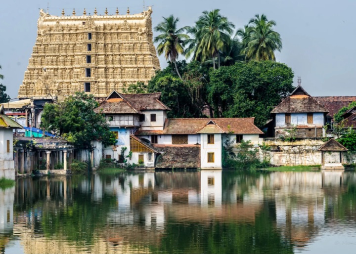 Sree Padmanabhaswamy Temple - Sree Padmanabhaswamy Temple FWMW+4HH, Padmanabhaswamy Temple Rd, Fort, East Fort, Pazhavangadi, Thiruvananthapuram, Kerala 695023, India