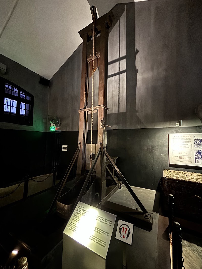 Hoa Lo Prison - Hoa Lo Prison 1 P. Hoả Lò, Trần Hưng Đạo, Hoàn Kiếm, Hà Nội, Vietnam