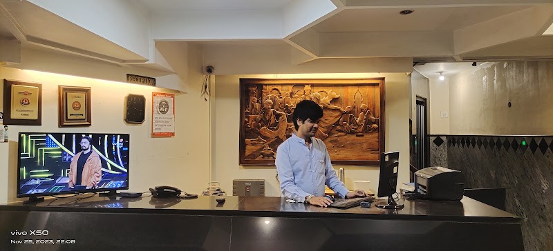 Aashraya Hotel - Aashraya Hotel, Dhanavantri Rd, adjacent to Dhanvanthri Complex, Devaraja Mohalla, Yadavagiri, Mysuru, Karnataka 570001, India