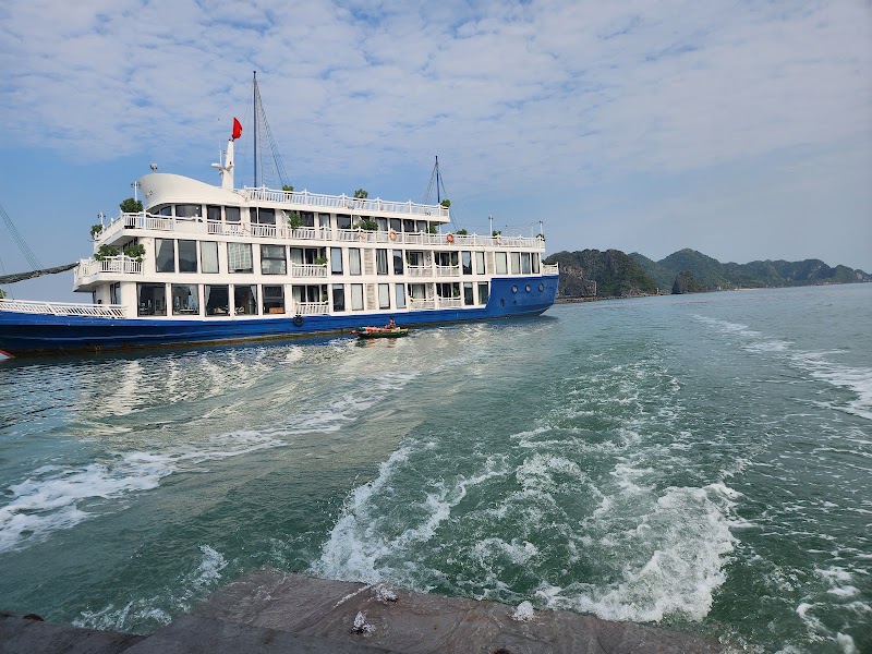 Lux Cruises Lounge - Lux Cruises Lounge, Tuan Chau, Quang Ninh, Vietnam