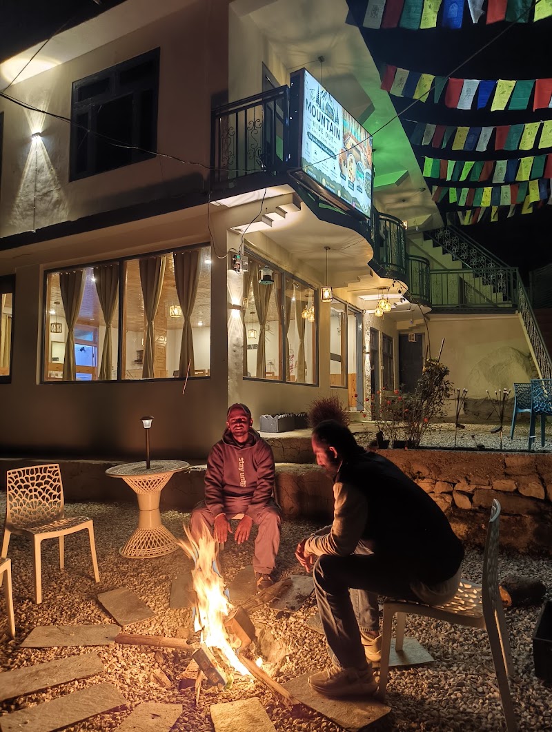 The Mountain Hideout Cafe & Home Stay - The Mountain Hideout Cafe & Home Stay, NH 305, Ghiyagi, Jibhi, Himachal Pradesh 175123, India
