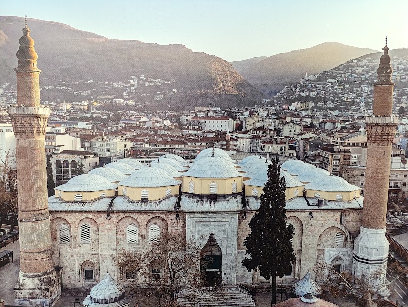Bursa Grand Mosque - Bursa Grand Mosque, Nalbantoğlu, Ulucami Cd. No:2, 16010 Osmangazi̇/Bursa, Türkiye