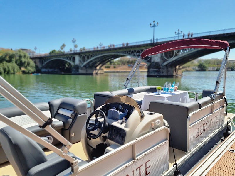 BERGANTE SEVILLA: Cruceros privados por el Guadalquivir, barco catamarán open - BERGANTE SEVILLA: Cruceros privados por el Guadalquivir, barco catamarán open Puente de S. Telmo, 7, 41013 Sevilla, Spain