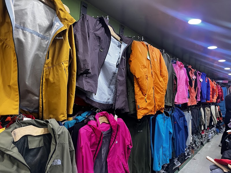 Goreto Gear Traders - Goreto Gear Traders 133 ठमेल भगवती मार्ग, Kathmandu 44600, Nepal