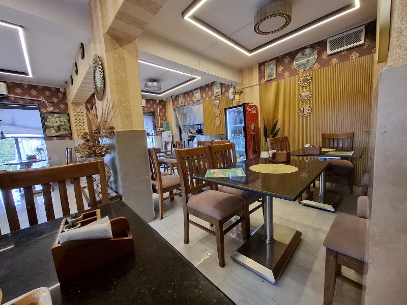 Navratna Udupi Veg Restaurant - Dabolim - Navratna Udupi Veg Restaurant - Dabolim, 9RRX+G87, Holy Cross Colony, Dabolim, Ijorshi, Goa 403711, India