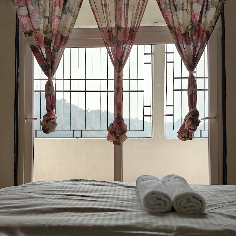 The Breeze Homestay - The Breeze Homestay 268W+9X4, West Point, Darjeeling, West Bengal 734102, India