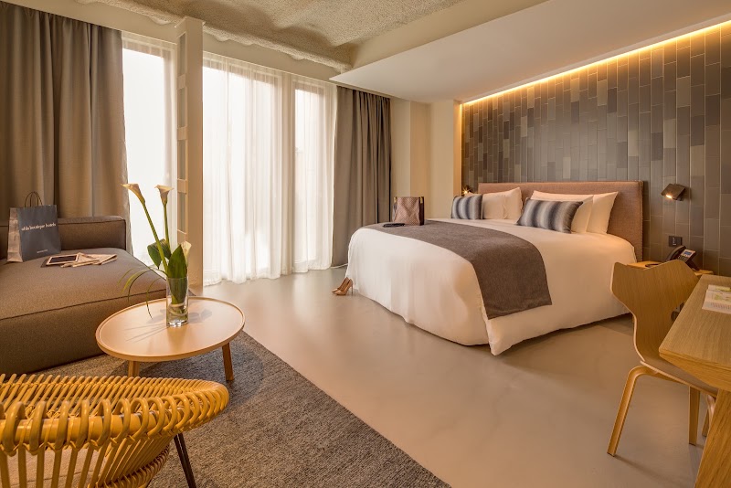 Hotel Ohla Eixample Barcelona - Hotel Ohla Eixample Barcelona Carrer de Còrsega, 289, Eixample, 08008 Barcelona, Spain