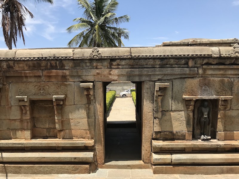Bhagawan Sri 1008 Adinatha Digambara Basadi - Bhagawan Sri 1008 Adinatha Digambara Basadi, Bhagwan Shri 1008 Adinath Digambar Jain Temple, Kambadahalli, Karnataka 571802, India