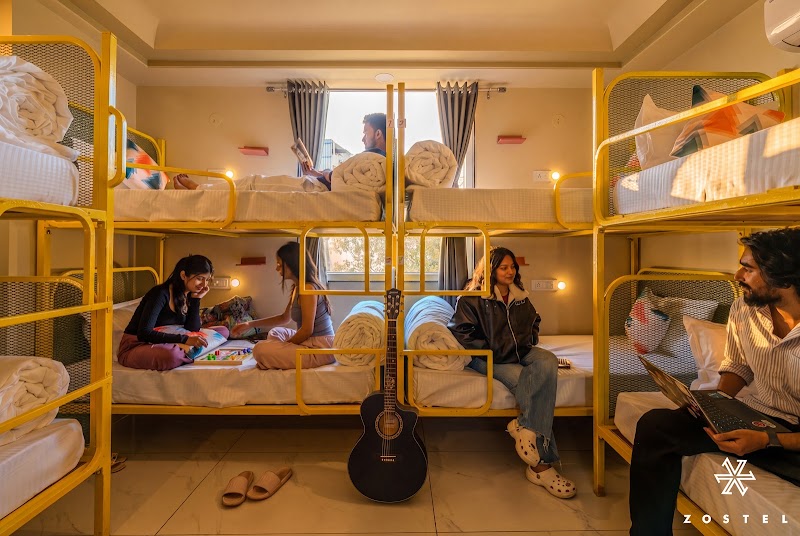 Zostel Jaipur (MI Road) - Zostel Jaipur (MI Road), Park House Scheme, 2B, Mirza Ismail Rd, Sindhi Camp, Jaipur, Rajasthan 302001, India