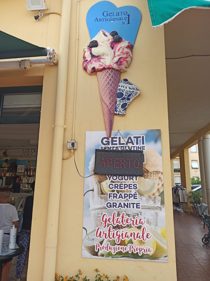 Gelateria "Le Rondini" - Gelateria "Le Rondini" Via Amedeo II, 3d, 04016 Sabaudia LT, Italy