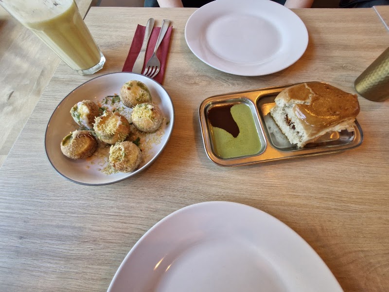DosaHut Indian Street Food (Only Vegetarian and Vegan) - DosaHut Indian Street Food (Only Vegetarian and Vegan) Rather Str. 2, 40476 Düsseldorf, Germany
