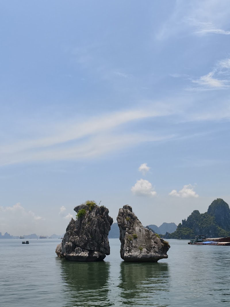 Cảng tàu khách Quốc tế Hạ Long - Cảng tàu khách Quốc tế Hạ Long 9, đường Hạ Long, Bãi Cháy, Quảng Ninh, Vietnam